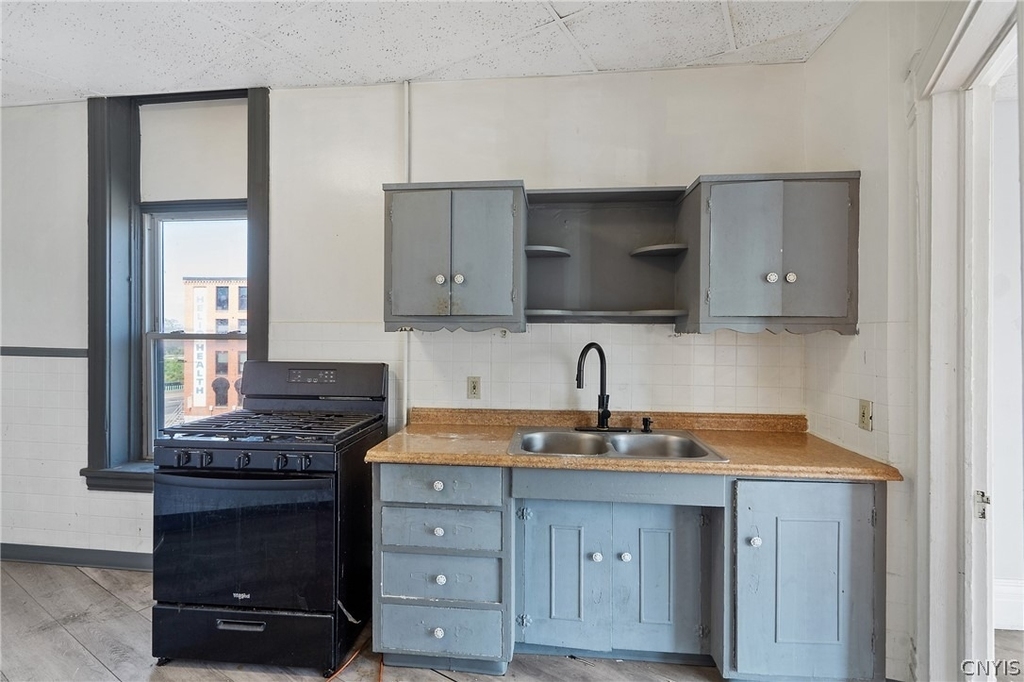 319 N Salina Street - Photo 14