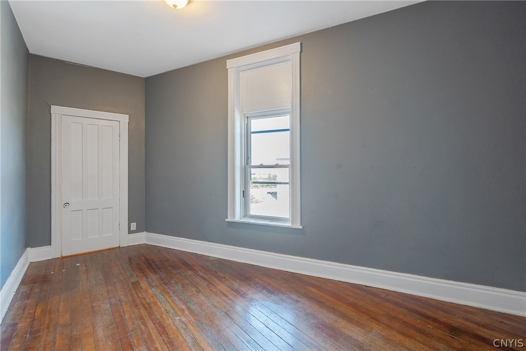 319 N Salina Street - Photo 38
