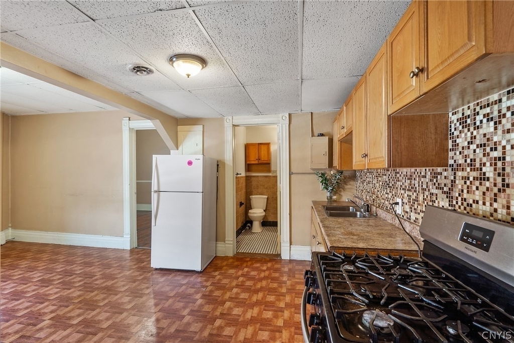 319 N Salina Street - Photo 26