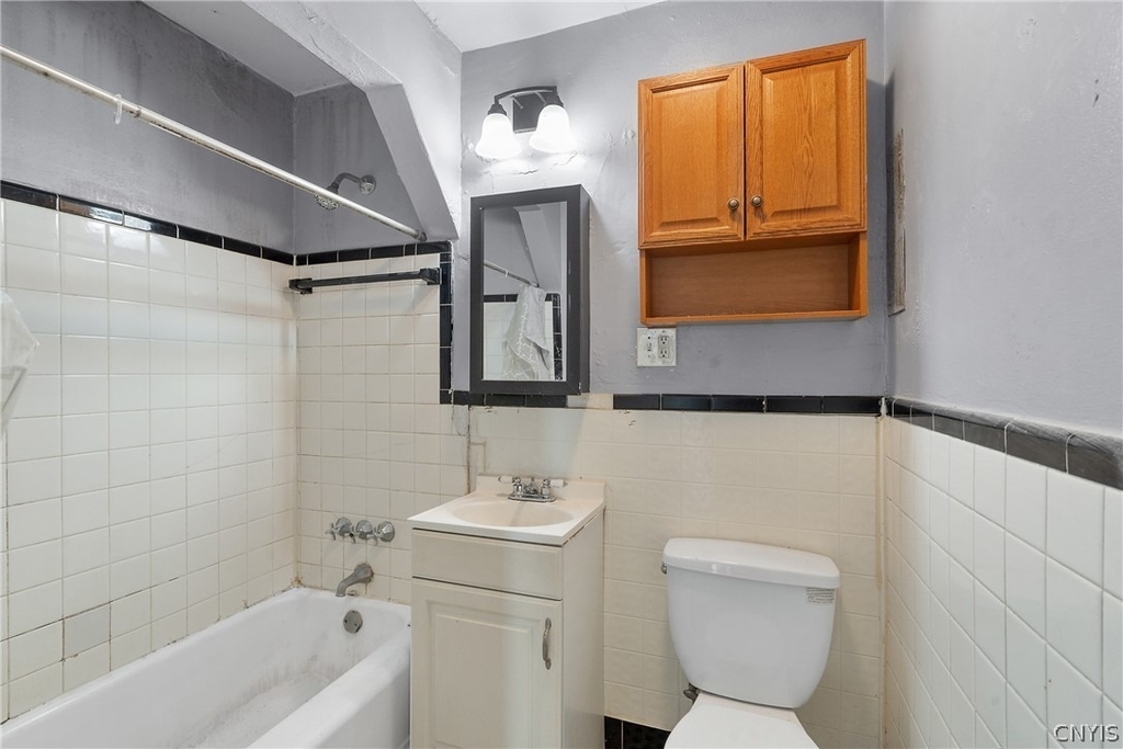 319 N Salina Street - Photo 12