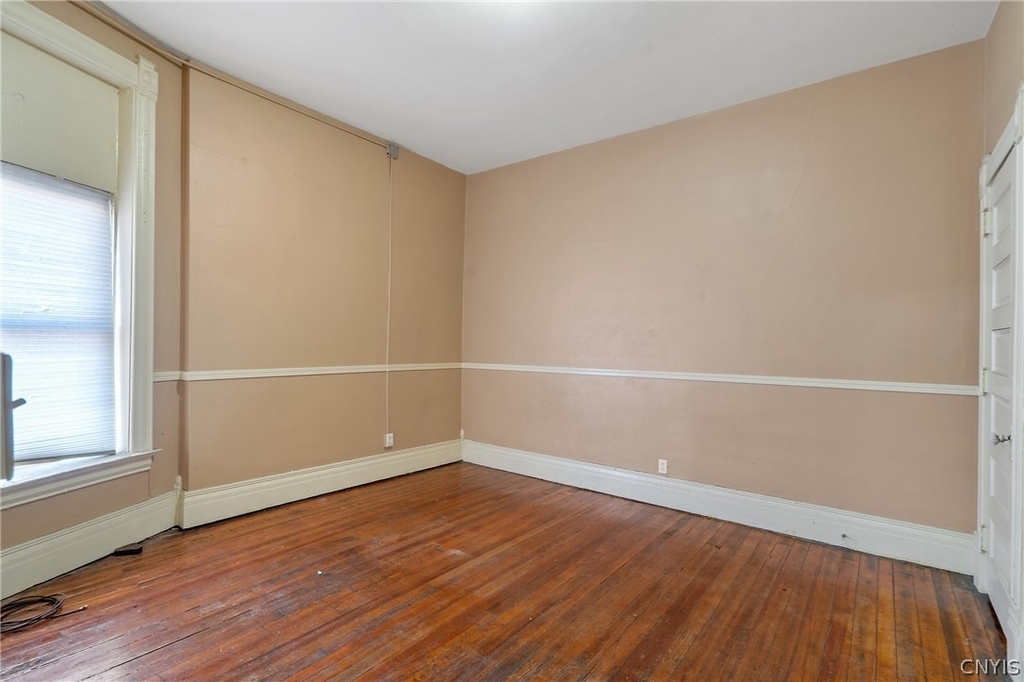 319 N Salina Street - Photo 32