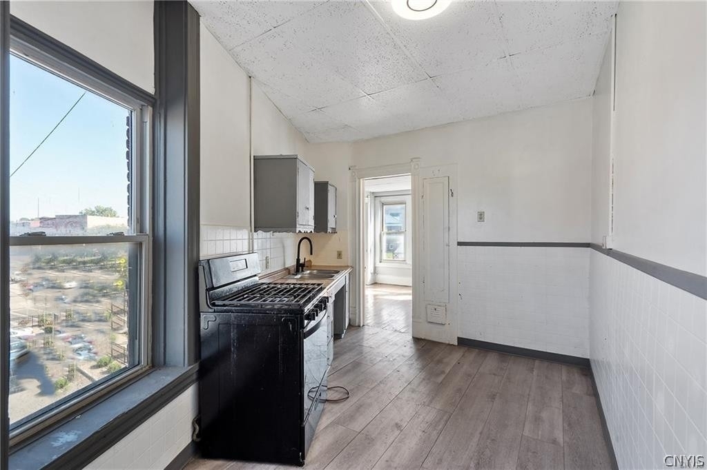 319 N Salina Street - Photo 13
