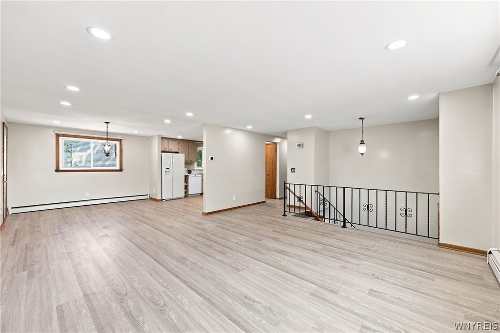 35 Tomcyn Drive - Photo 3