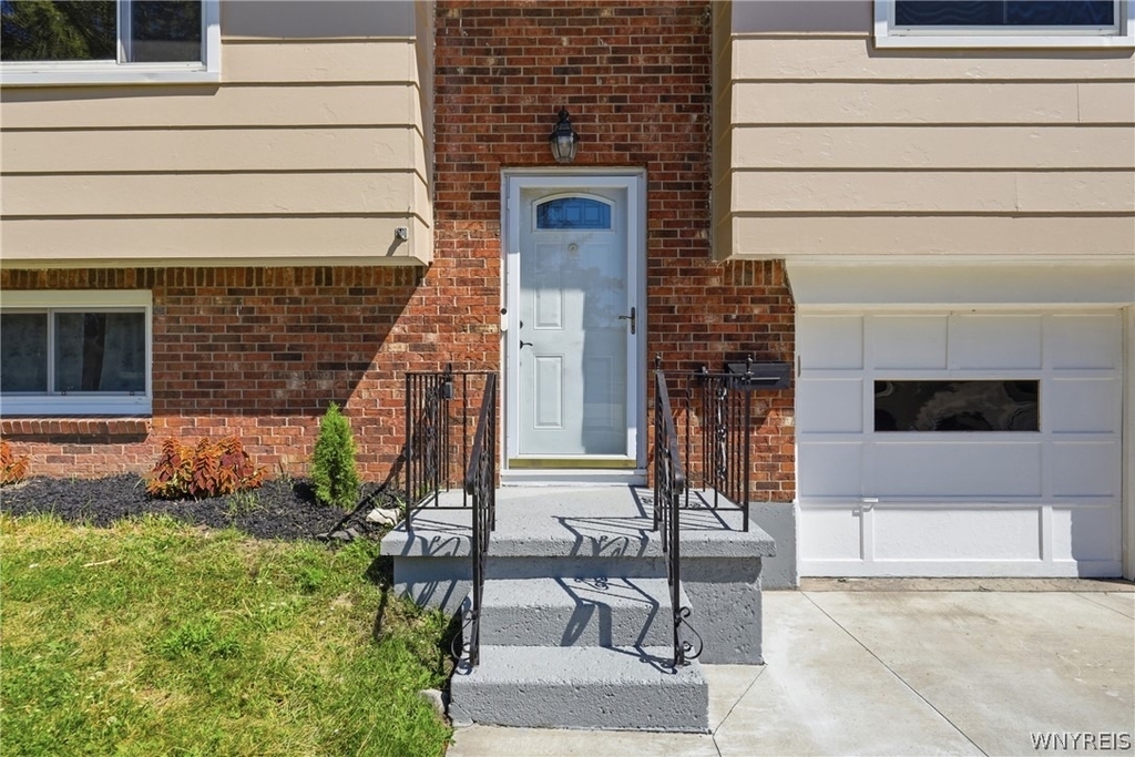 35 Tomcyn Drive - Photo 1