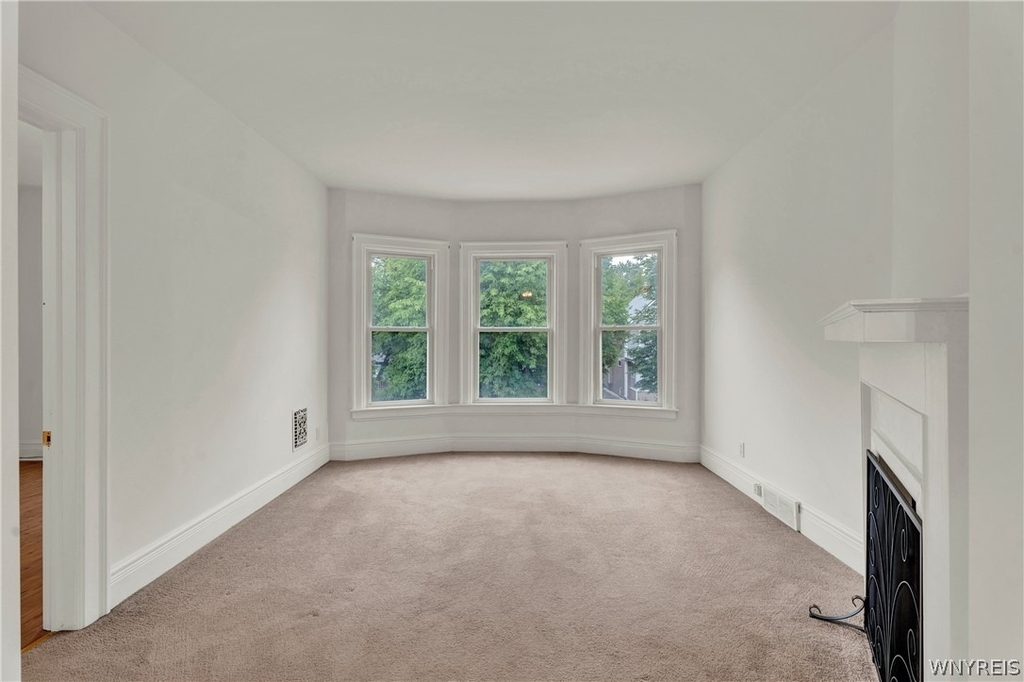 238 Saranac Avenue - Photo 2