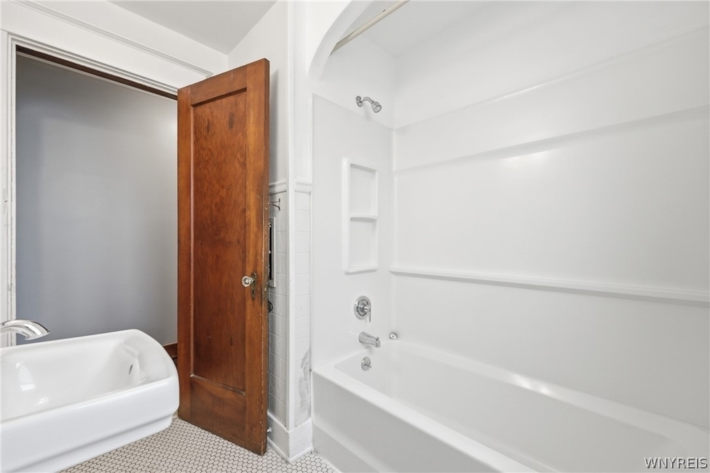 84 Woodward Avenue - Photo 23