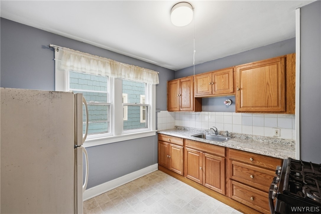 84 Woodward Avenue - Photo 11