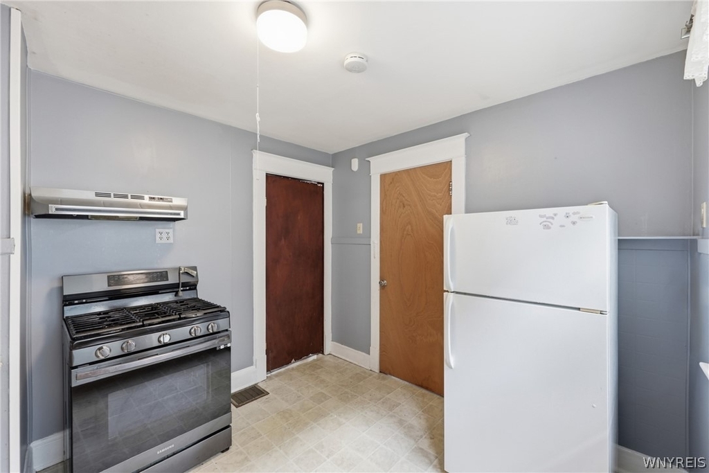 84 Woodward Avenue - Photo 13