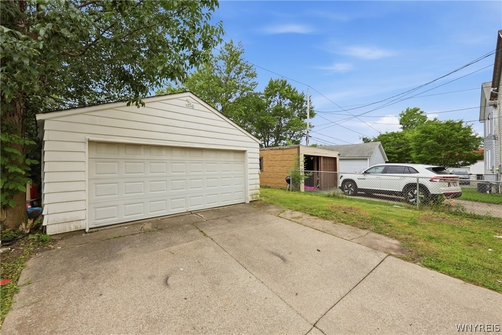 84 Woodward Avenue - Photo 24