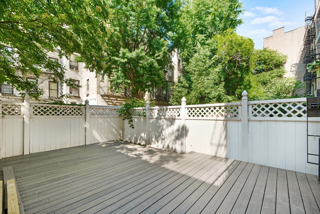 426 West 49th Street - Photo 0