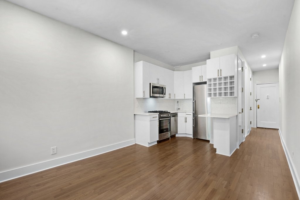 West 49th Street - Photo 1