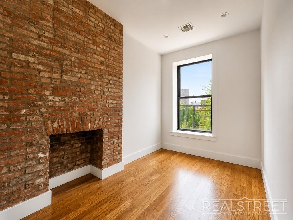 94 Lewis Avenue - Photo 3