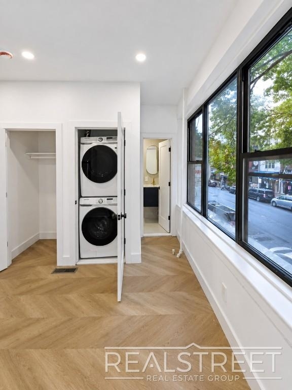 25-66 Steinway Street - Photo 1