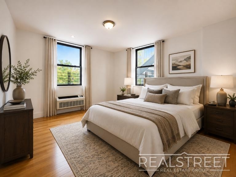90-02 Queens Blvd - Photo 4