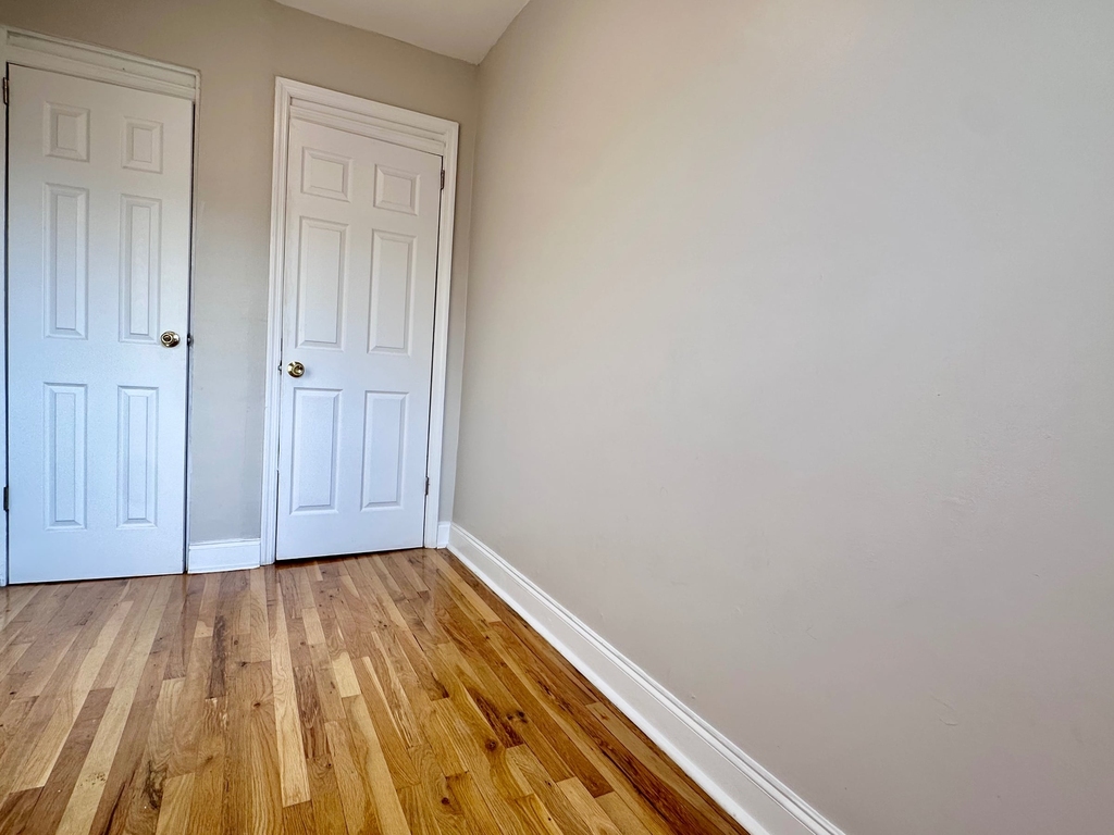 386 Manhattan Avenue - Photo 7