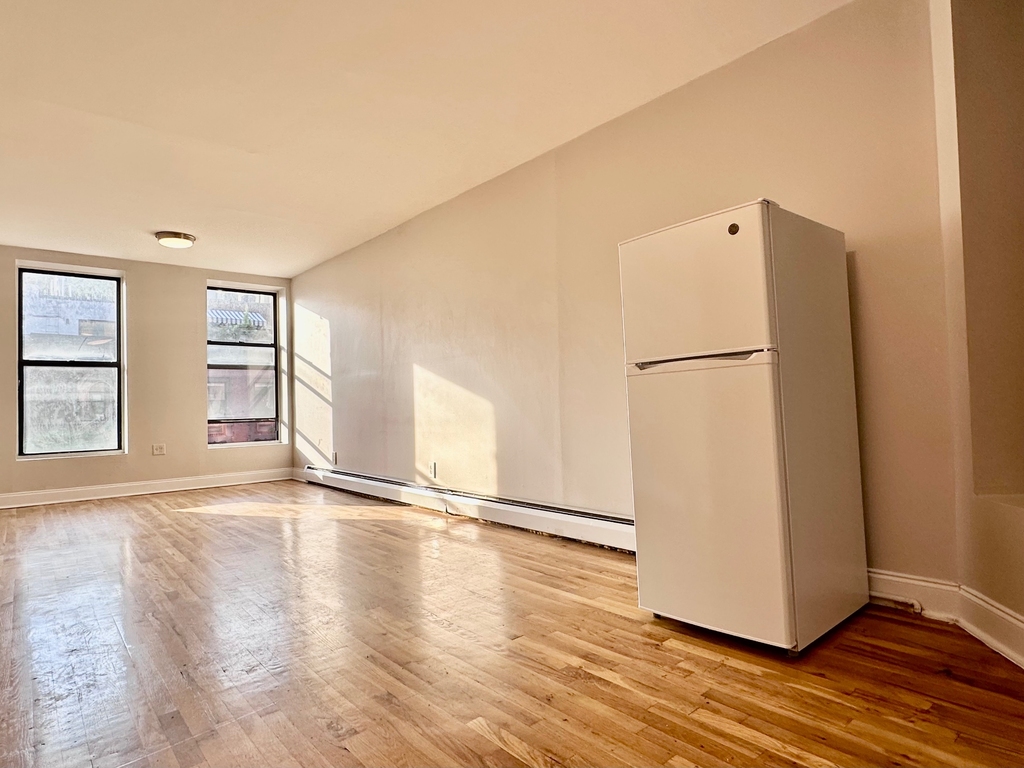 386 Manhattan Avenue - Photo 8
