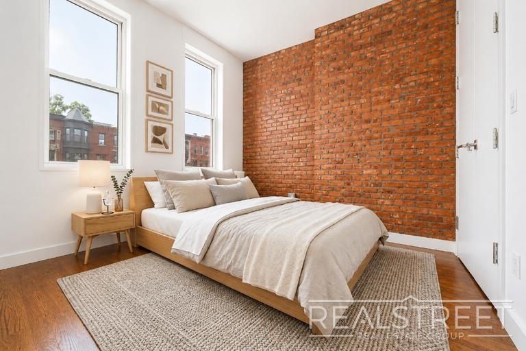 890 Jefferson Avenue - Photo 4