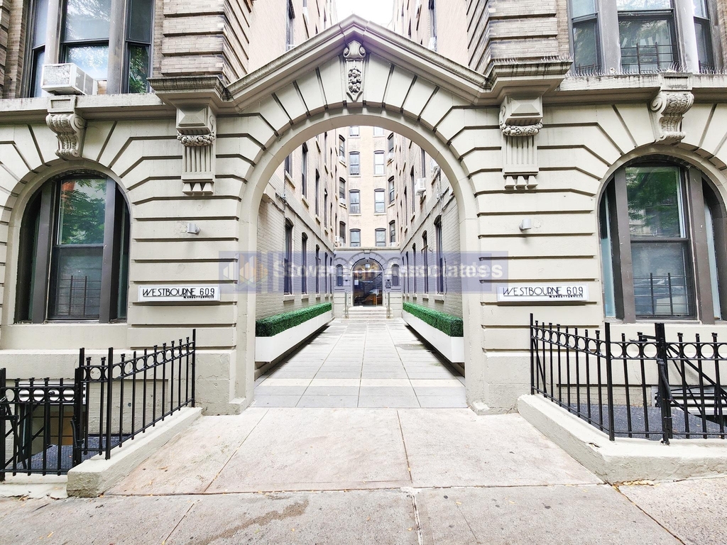 611 West 137th Street - Photo 5
