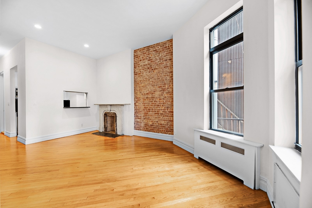 37 West 54th Street - Photo 1