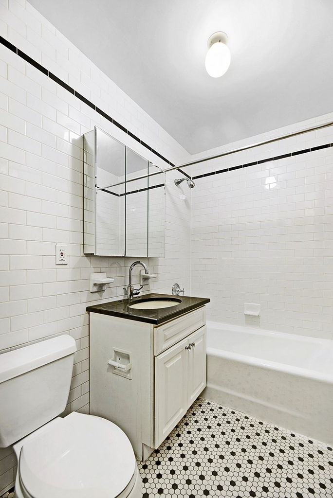 37 West 54th Street - Photo 5