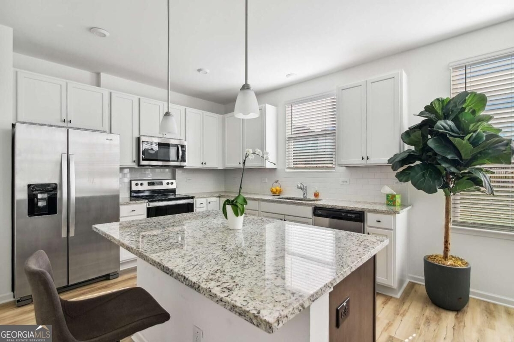 1617 Salinger Court - Photo 2