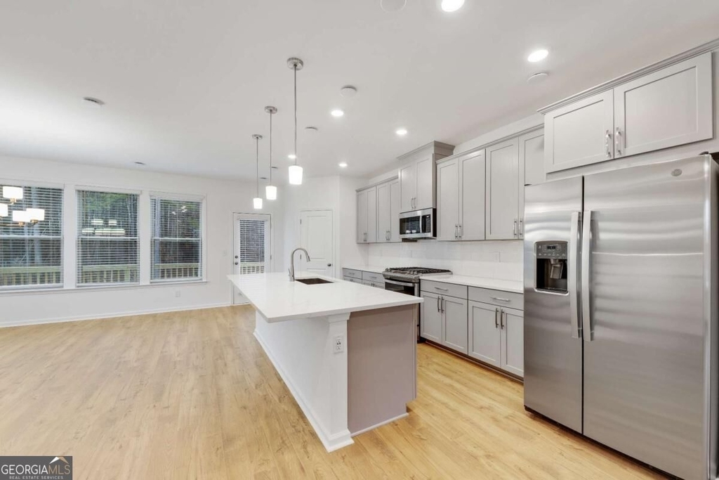 1447 Halstead Place - Photo 3
