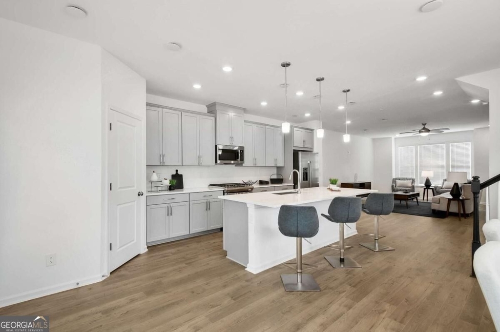 1447 Halstead Place - Photo 6