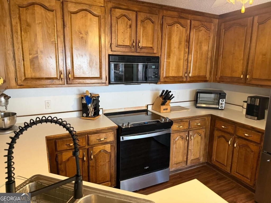 145 Gill Ln - Photo 3