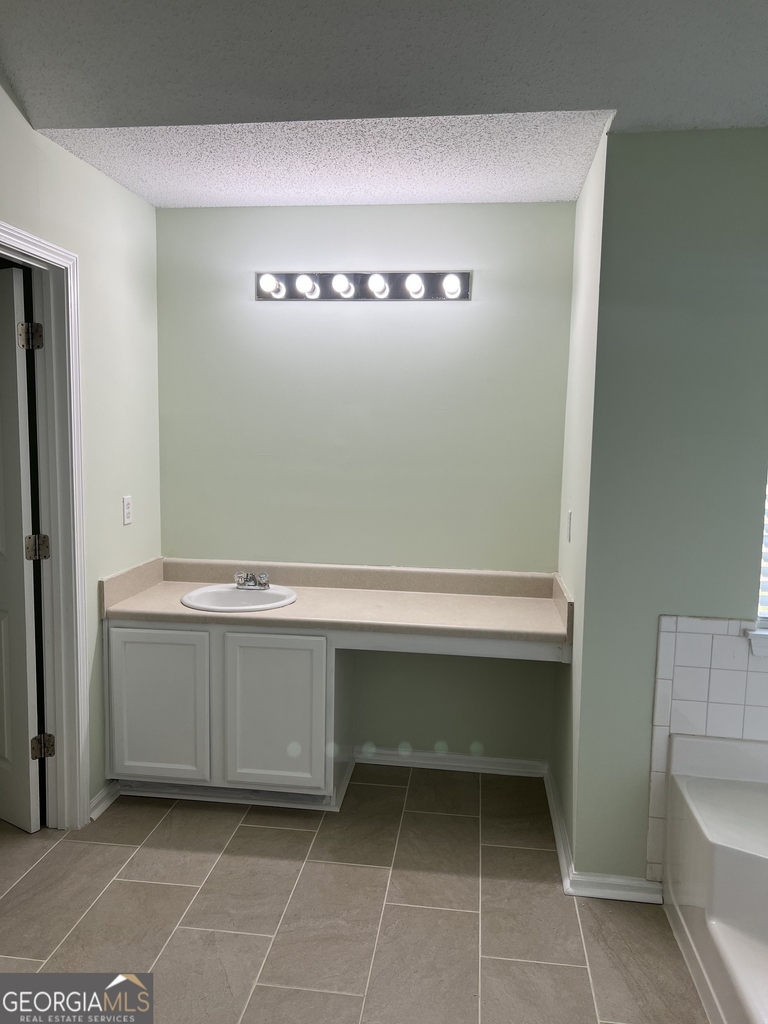 2208 Creel Road - Photo 5