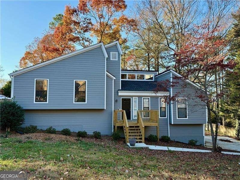 2707 Hawk Drive Ne - Photo 0