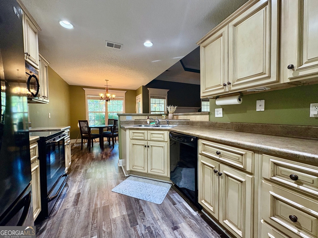 304 Madison Place Parkway - Photo 5