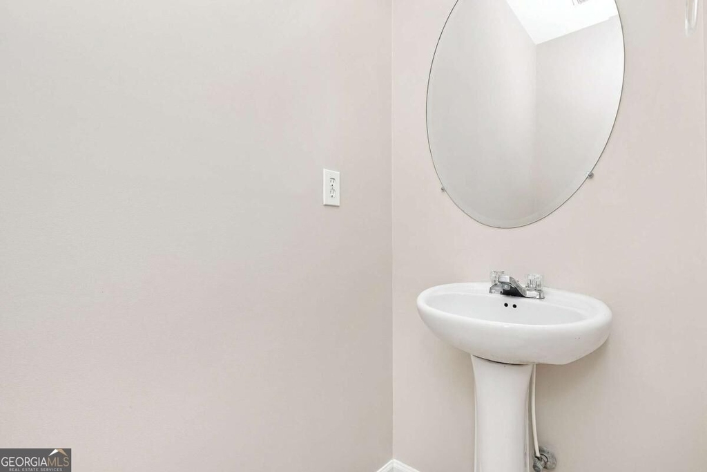 8606 Thomas Lane - Photo 13