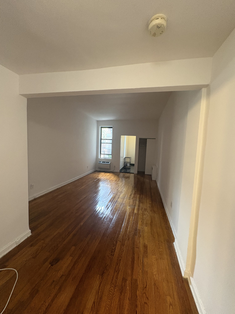 75th Street/1st Avenue - Photo 0