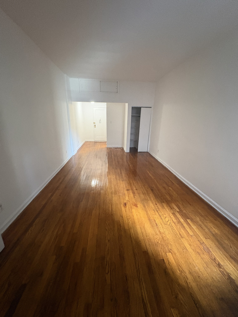 75th Street/1st Avenue - Photo 2