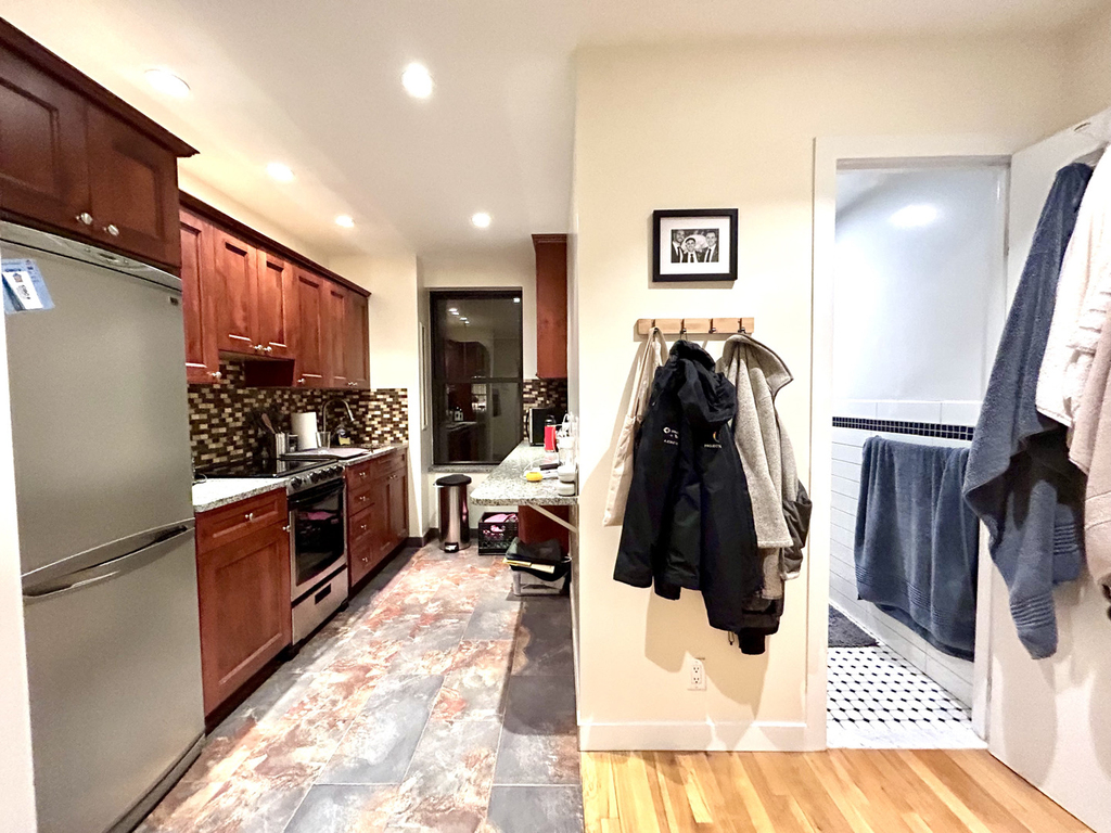 West 19th Street - Photo 2