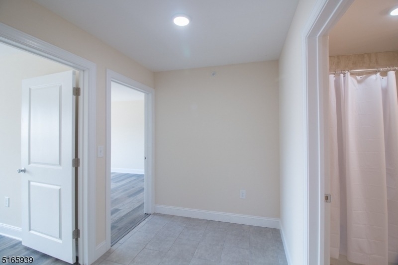 1664 Stuyvesant Ave - Photo 19