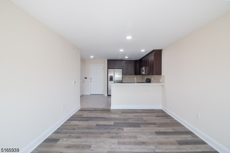 1664 Stuyvesant Ave - Photo 9