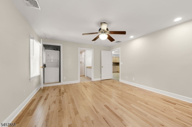 14 Locust St 2nd Floor - Photo 9