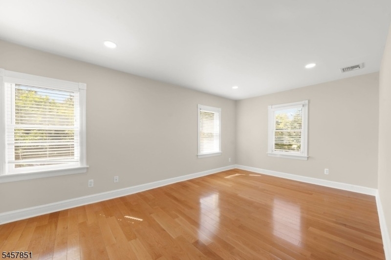 14 Locust St 2nd Floor - Photo 5