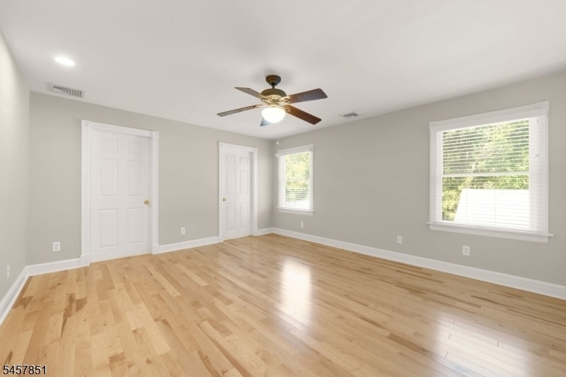 14 Locust St 2nd Floor - Photo 8