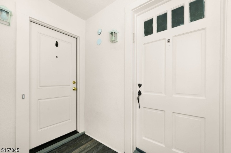 14 Locust St 1st Floor - Photo 3