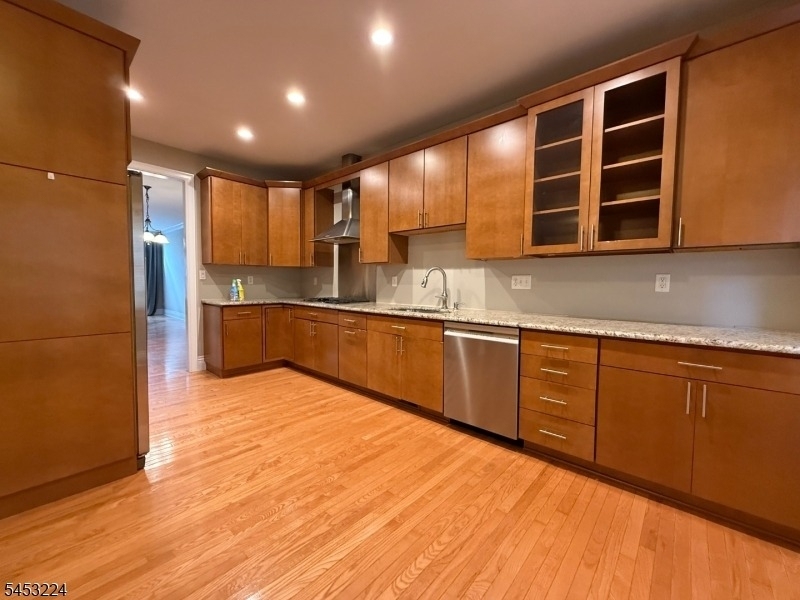 225 Sherman Ave - Photo 6