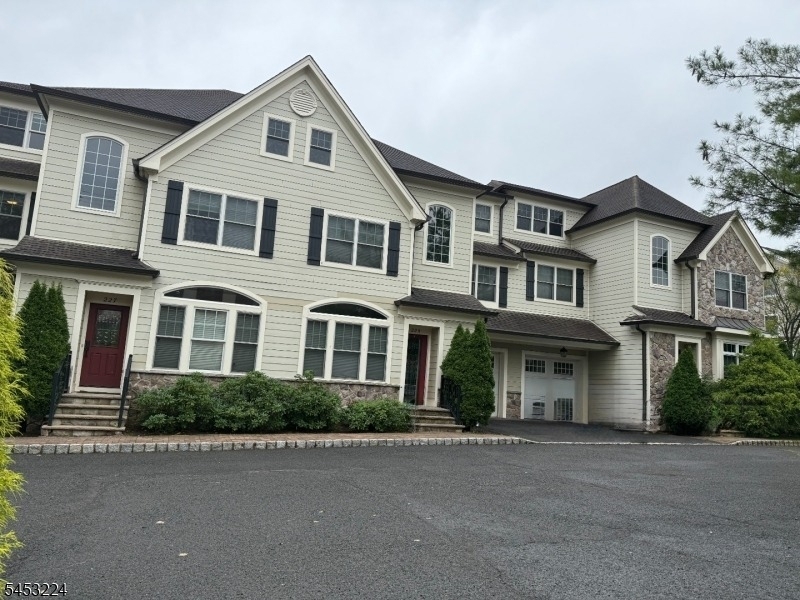 225 Sherman Ave - Photo 0