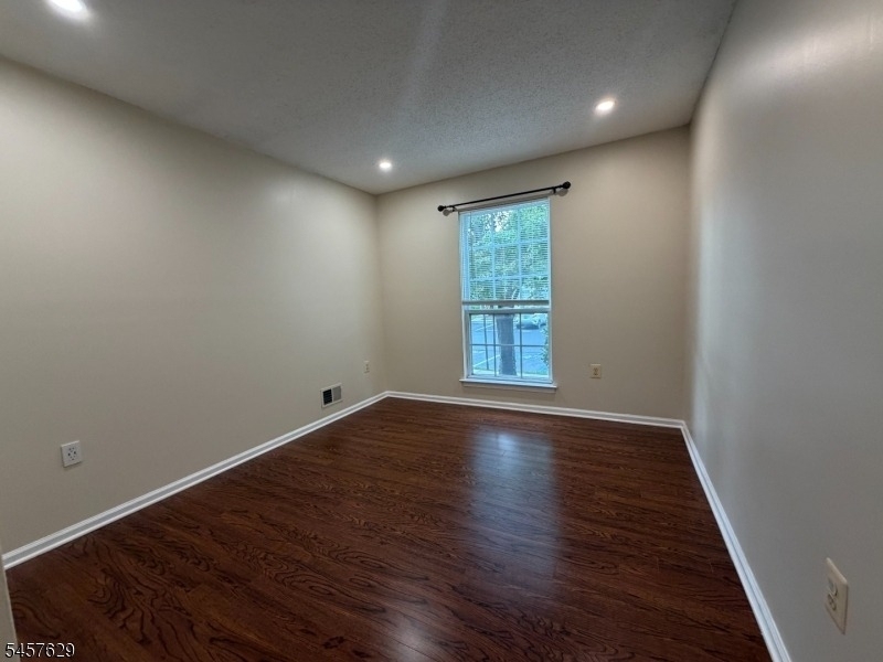30 Columbus Dr - Photo 10
