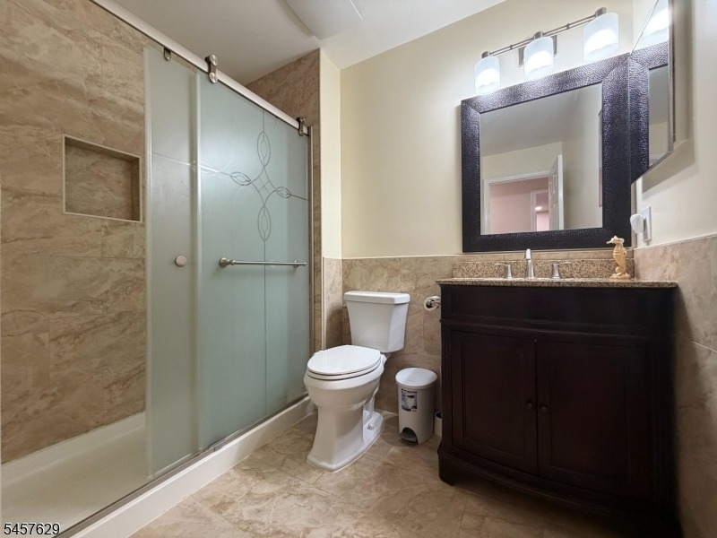 30 Columbus Dr - Photo 12