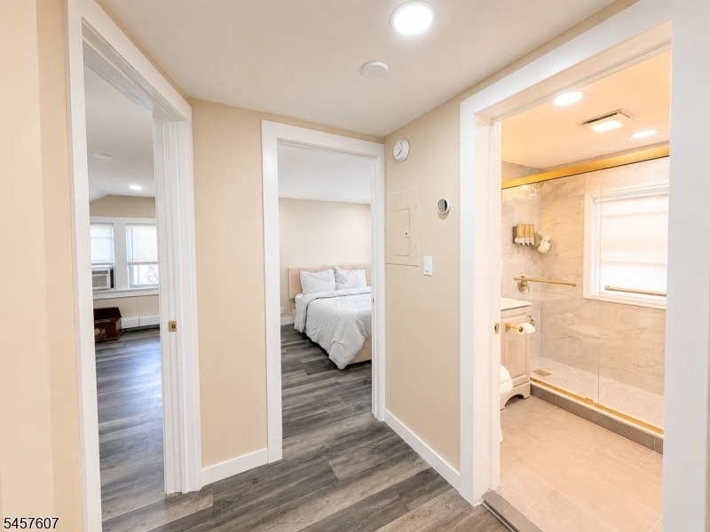 936 Stuyvesant Ave 3rd Fl - Photo 2