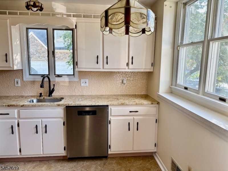 675 Raritan Rd - Photo 7