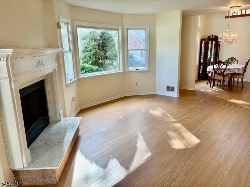 675 Raritan Rd - Photo 4