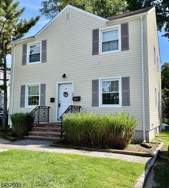 937 South Ave W - Photo 1