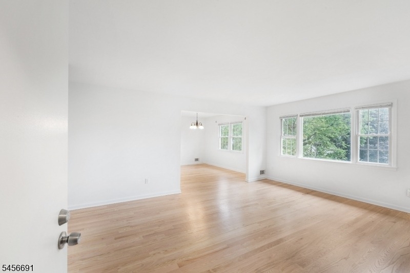 311 Temple Pl - Photo 2
